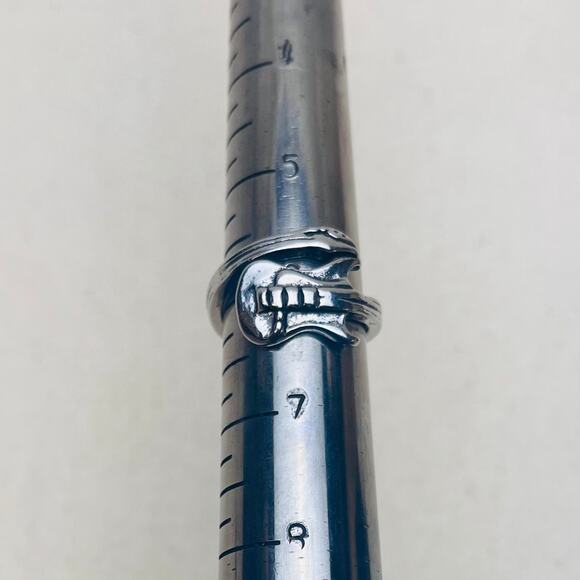 Y2K Vintage Wrapped Guitar Ring – Silver Tone, Size 8, Unisex, Brand New - Picture 5 of 7